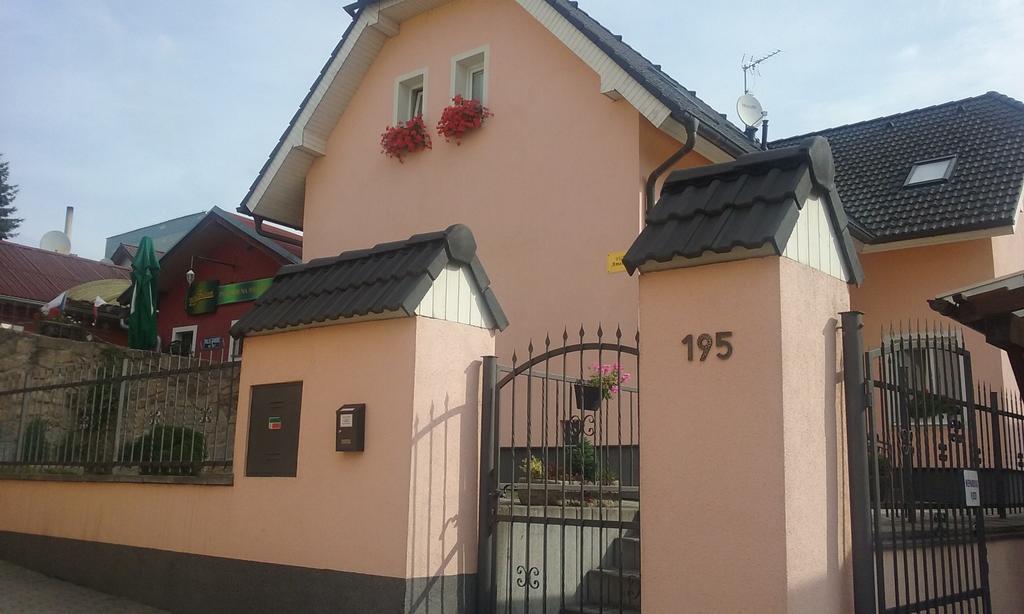 艾美达别墅酒店 Světlá nad Sázavou 外观 照片